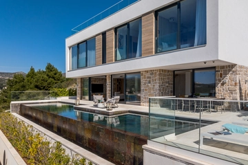 3-Bedroom Villa with Private Heated Pool in Zatoglav