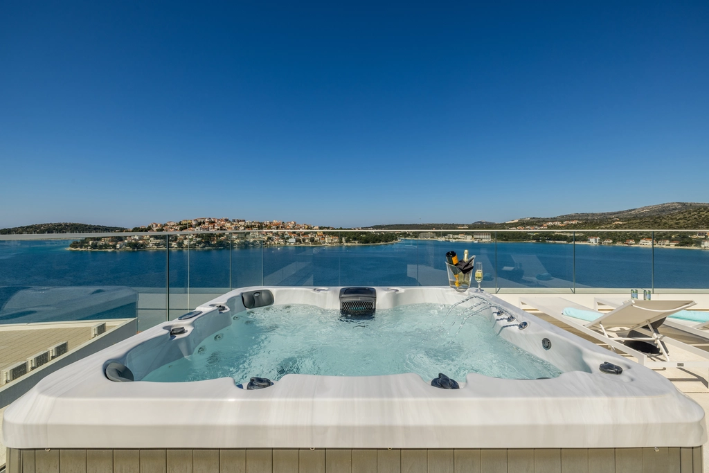 3-Bedroom Villa with Private Heated Pool in Zatoglav