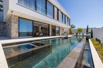 3-Bedroom Villa with Private Heated Pool in Zatoglav