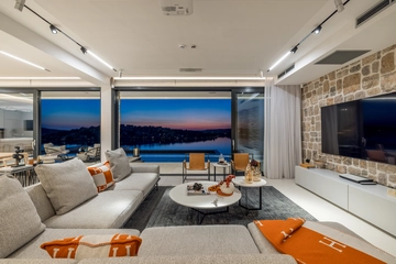 3-Bedroom Villa with Private Heated Pool in Zatoglav