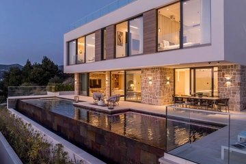 3-Bedroom Villa with Private Heated Pool in Zatoglav