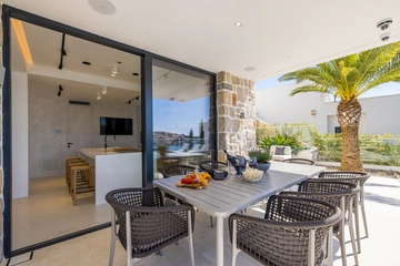 3-Bedroom Villa with Private Heated Pool in Zatoglav