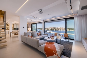 3-Bedroom Villa with Private Heated Pool in Zatoglav