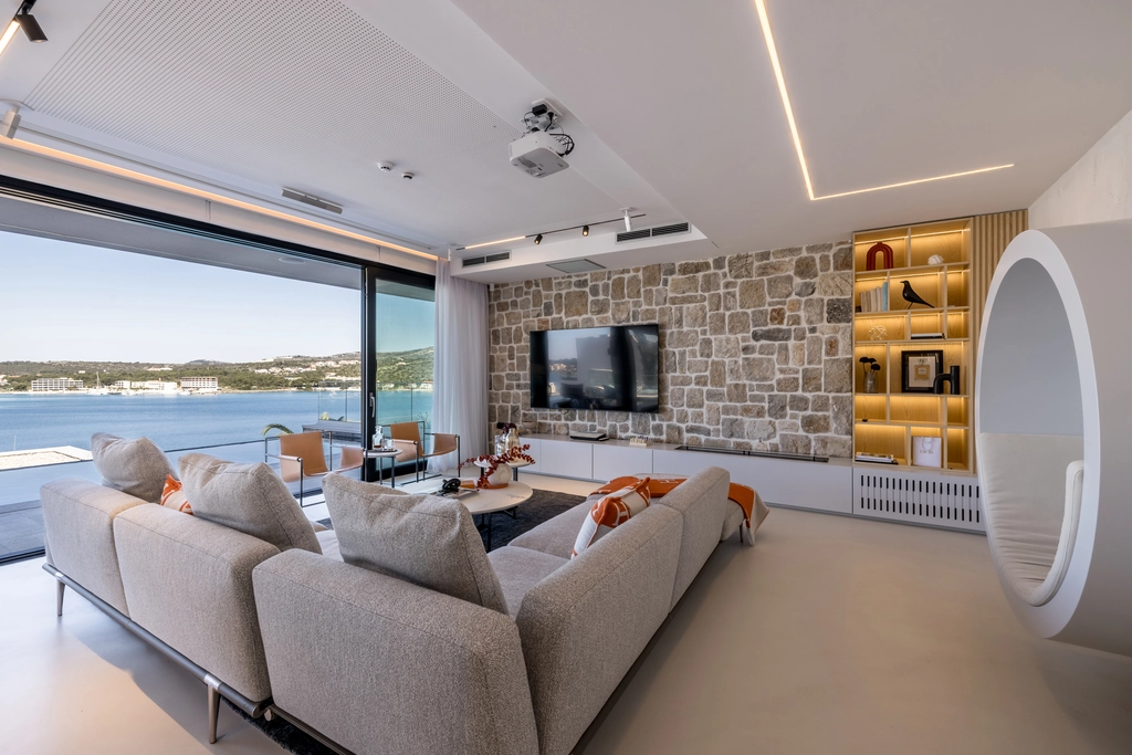 3-Bedroom Villa with Private Heated Pool in Zatoglav
