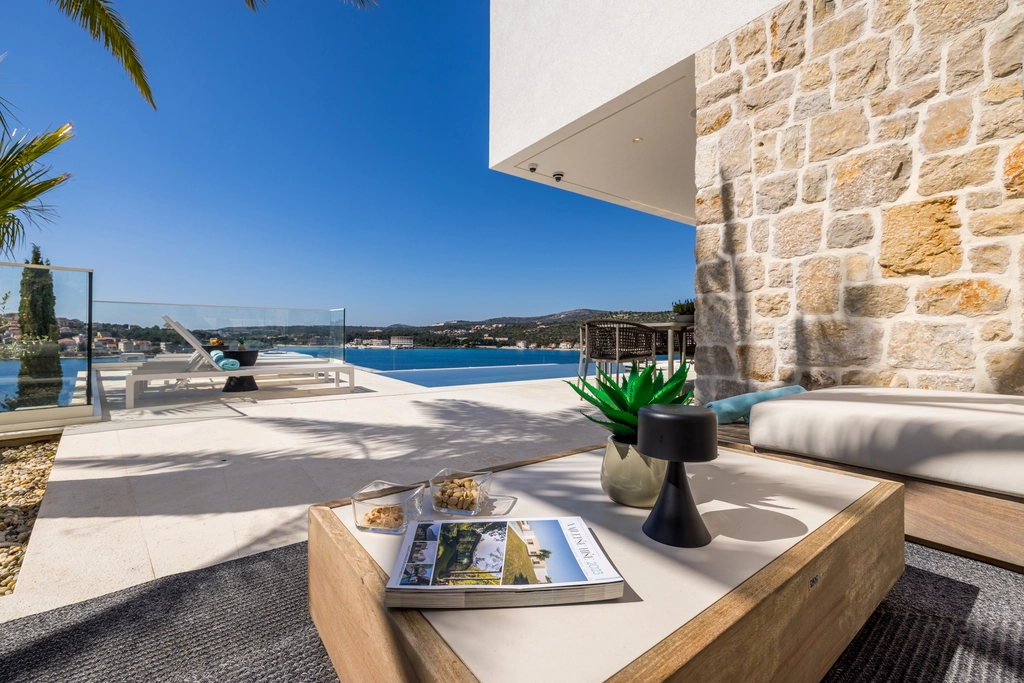 3-Bedroom Villa with Private Heated Pool in Zatoglav