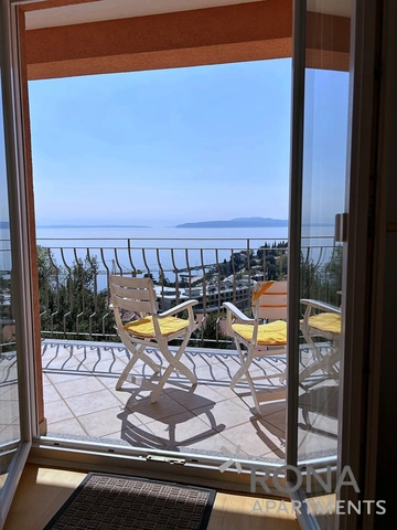 Sea-View Apartment in Ičići for Up to 6