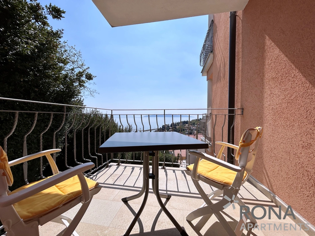 Sea-View Apartment in Ičići for Up to 6