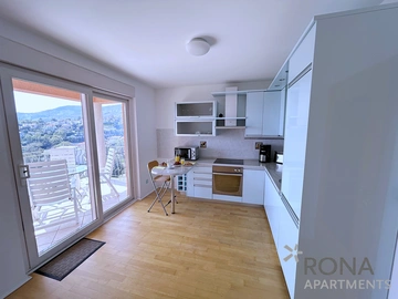 Sea-View Apartment in Ičići for Up to 6