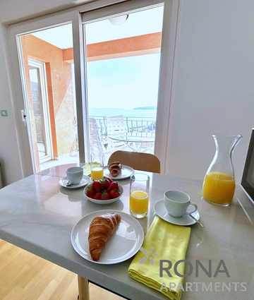 Sea-View Apartment in Ičići for Up to 6