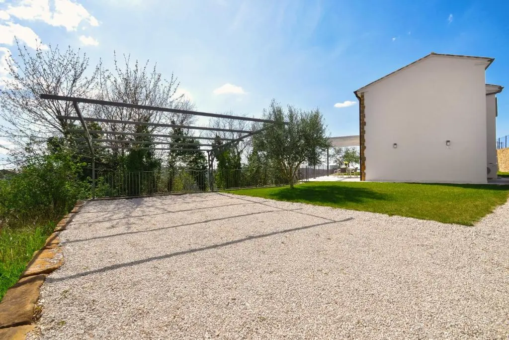 3-Bedroom Villa in Buje for up to 7 Guests