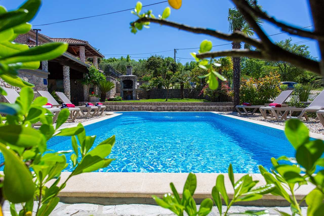 Rustikale Ferienwohnung Magdalea mit privatem Pool und Meerblick