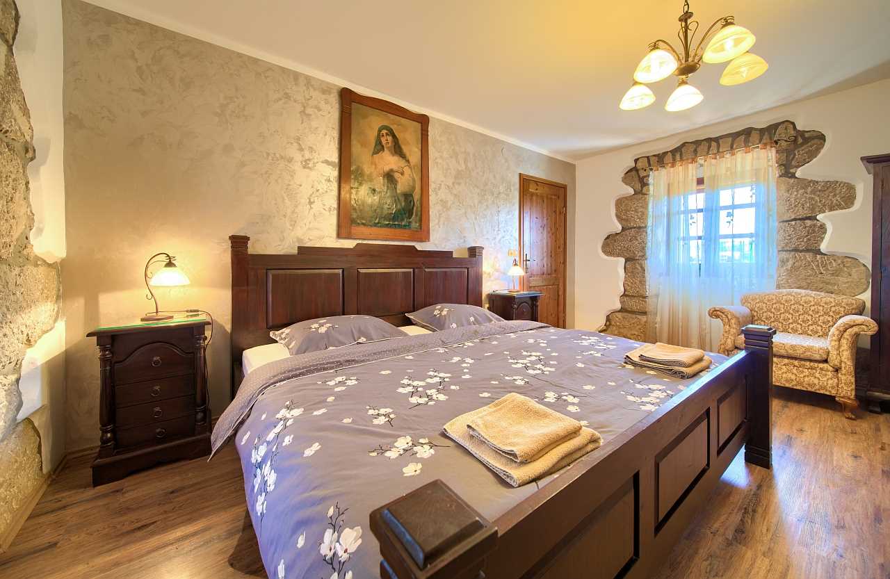 Rustikale Ferienwohnung Magdalea mit privatem Pool und Meerblick