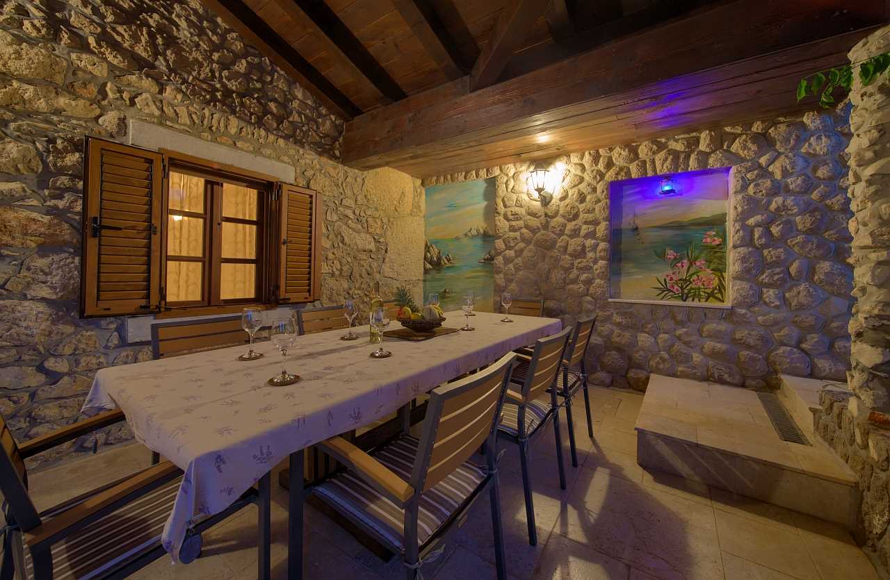 Rustikale Ferienwohnung Magdalea mit privatem Pool und Meerblick