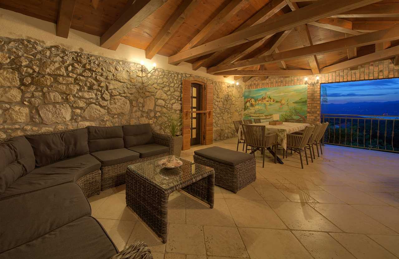 Rustikale Ferienwohnung Magdalea mit privatem Pool und Meerblick