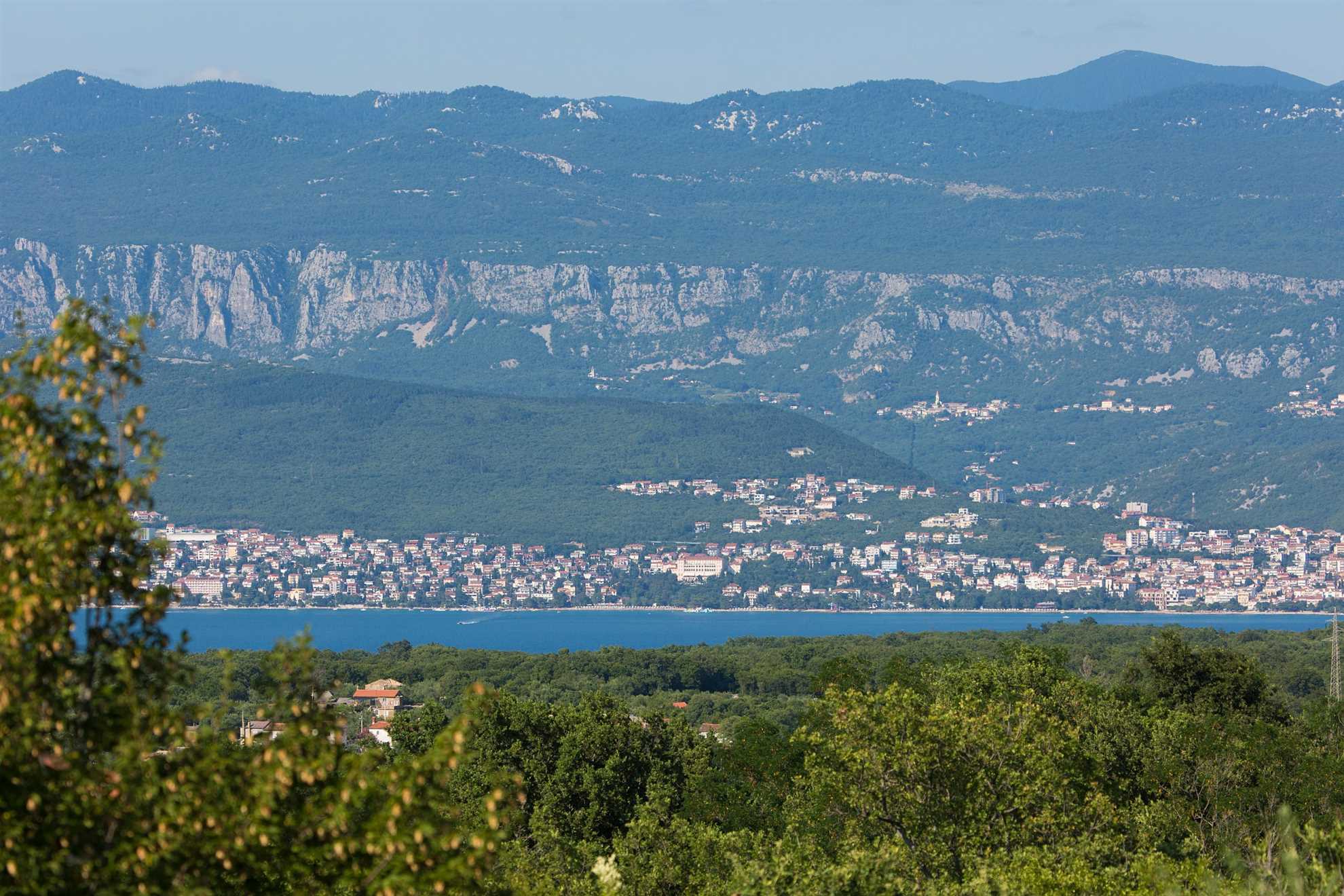Rustikale Ferienwohnung Magdalea mit privatem Pool und Meerblick