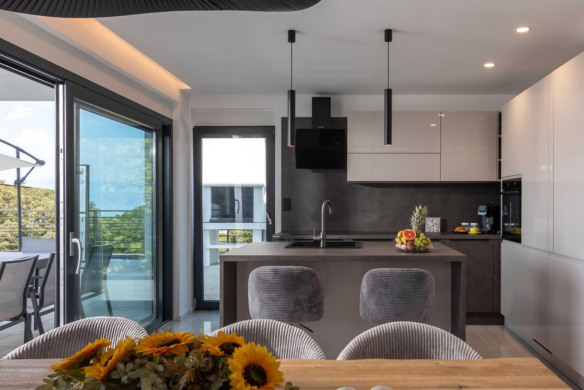 Villa Aris with heated pool & Seaview