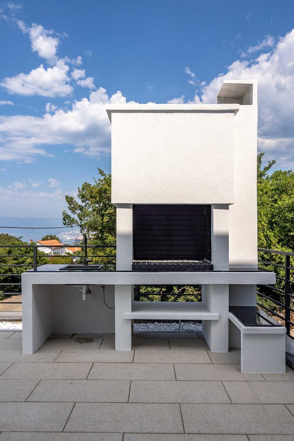 Villa Aris with heated pool & Seaview