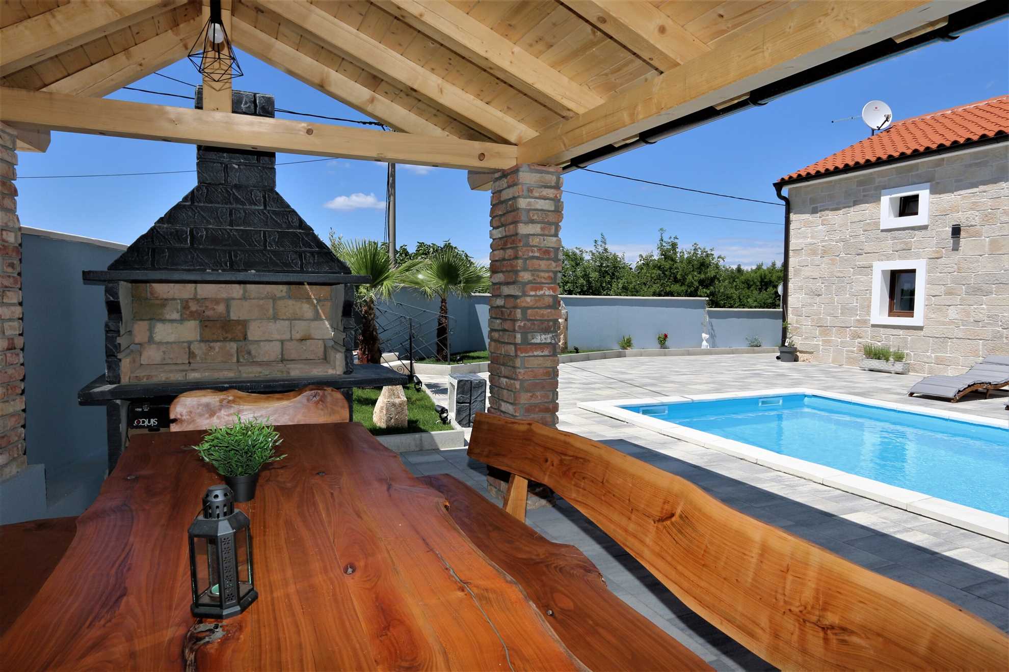 Šarmantna Vila Kristina z bazenom