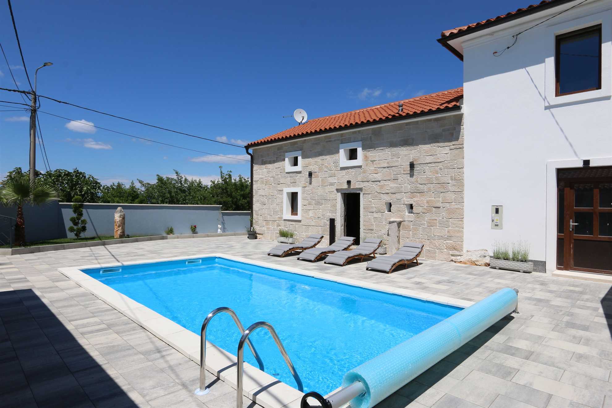 Šarmantna Vila Kristina z bazenom