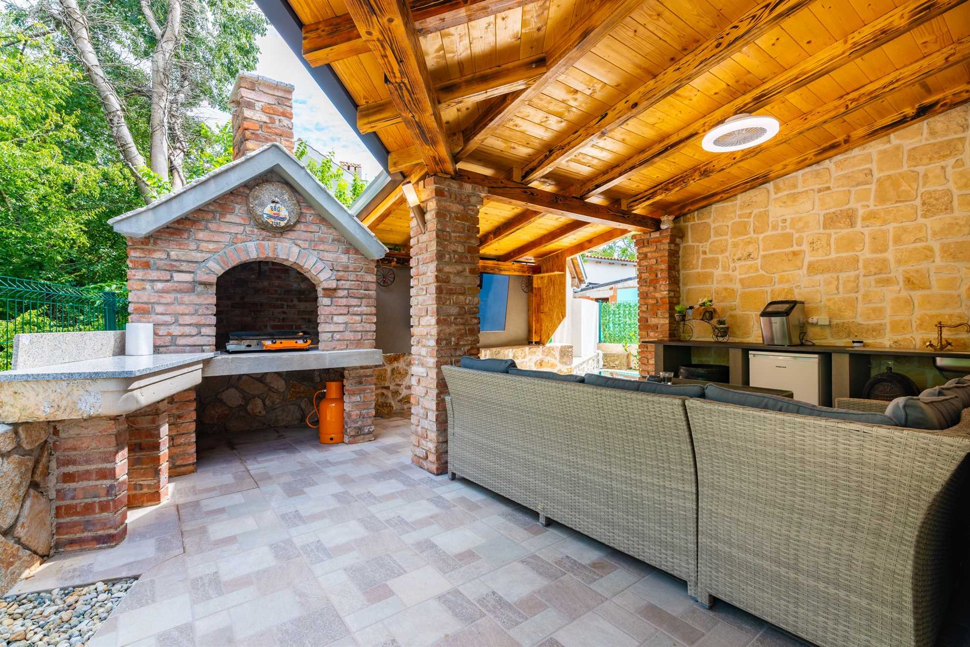 Charming Villa Old Stone with Pool & Sauna
