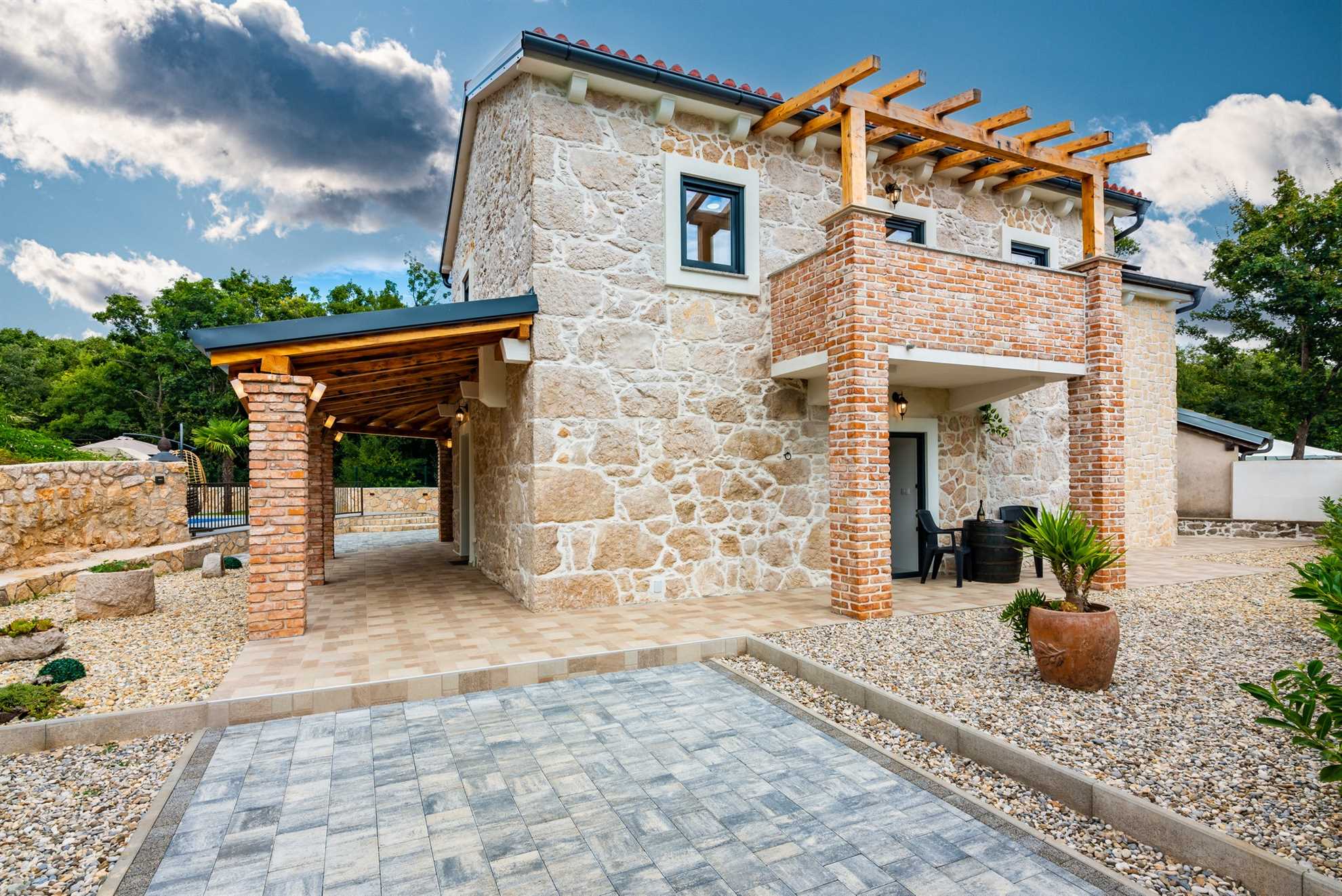 Charming Villa Old Stone with Pool & Sauna