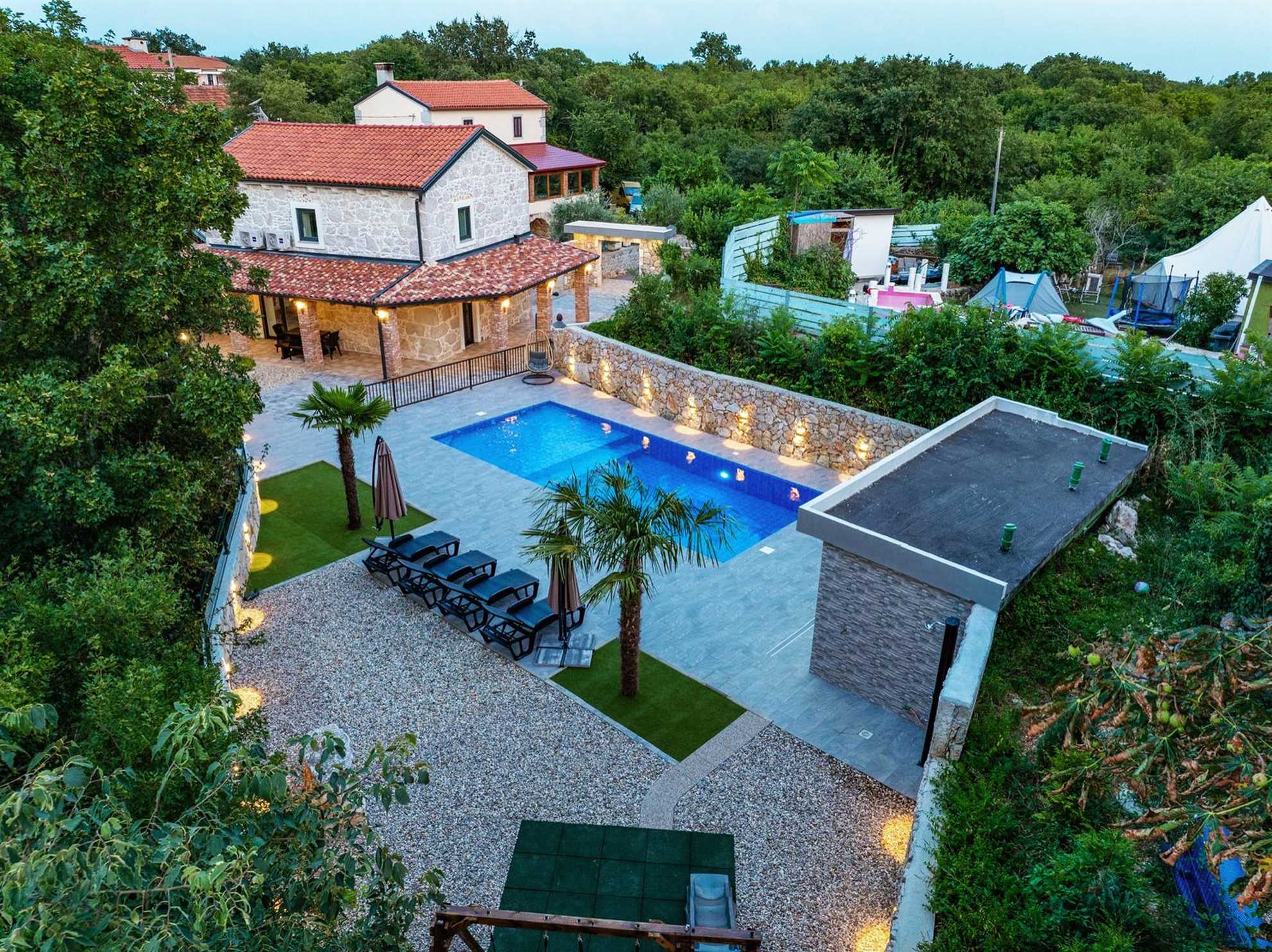 Charming Villa Old Stone with Pool & Sauna