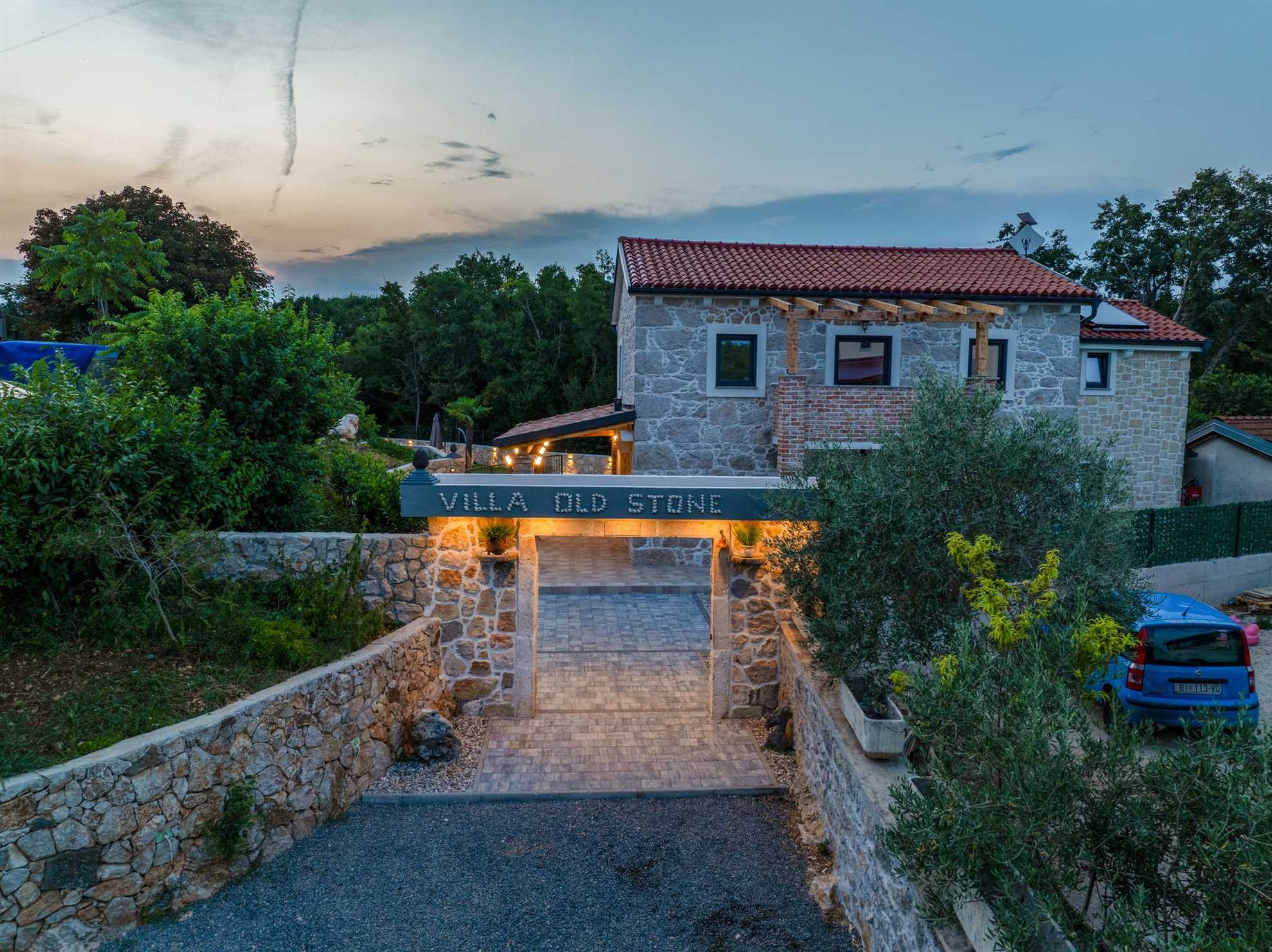 Charming Villa Old Stone with Pool & Sauna