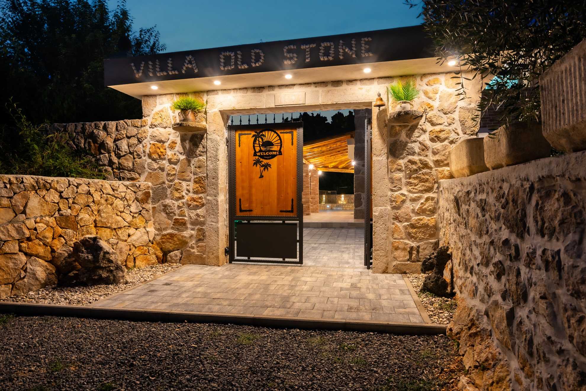 Charming Villa Old Stone with Pool & Sauna