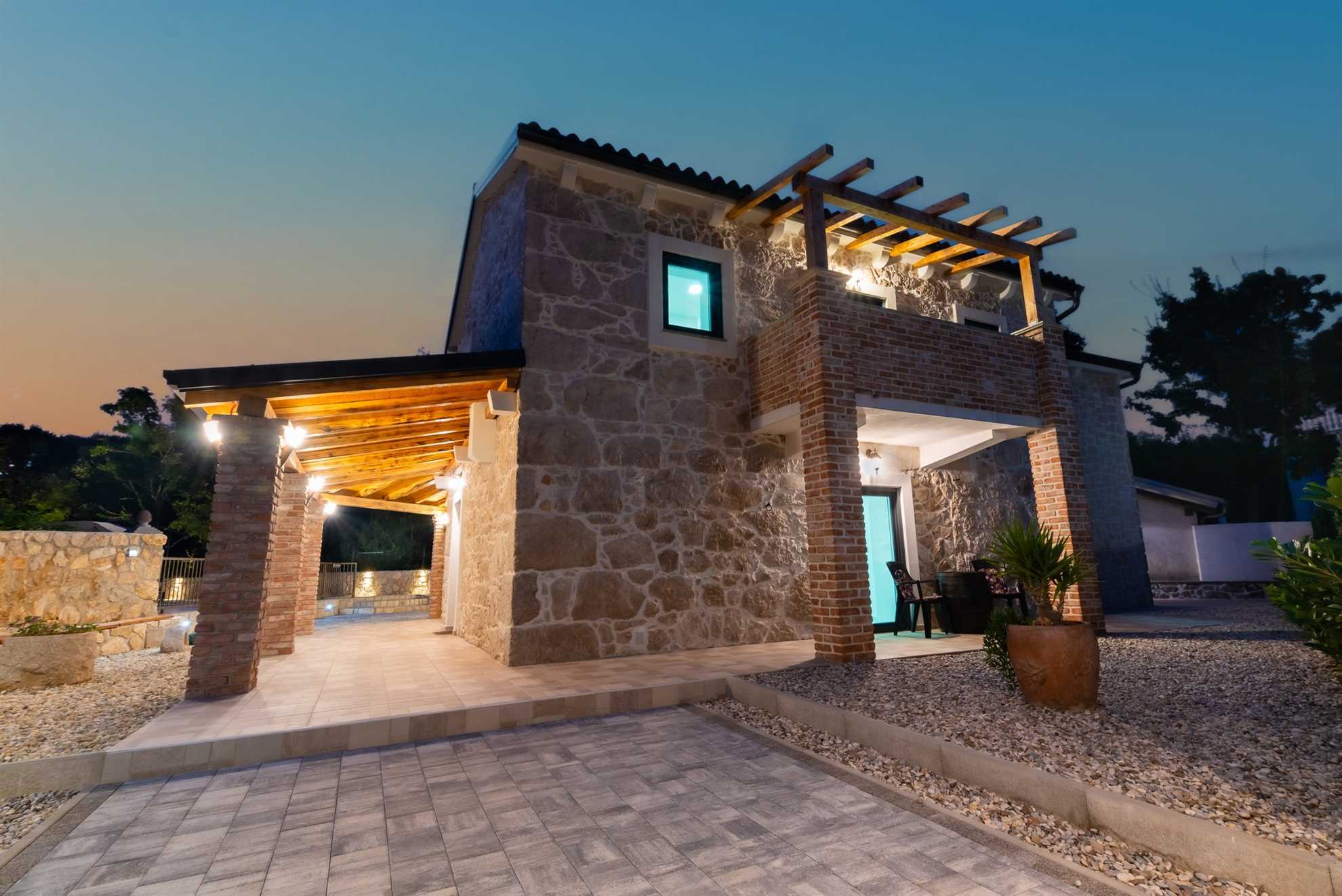 Charming Villa Old Stone with Pool & Sauna