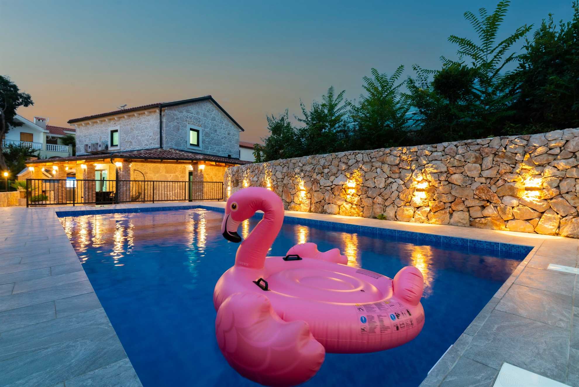 Charming Villa Old Stone with Pool & Sauna