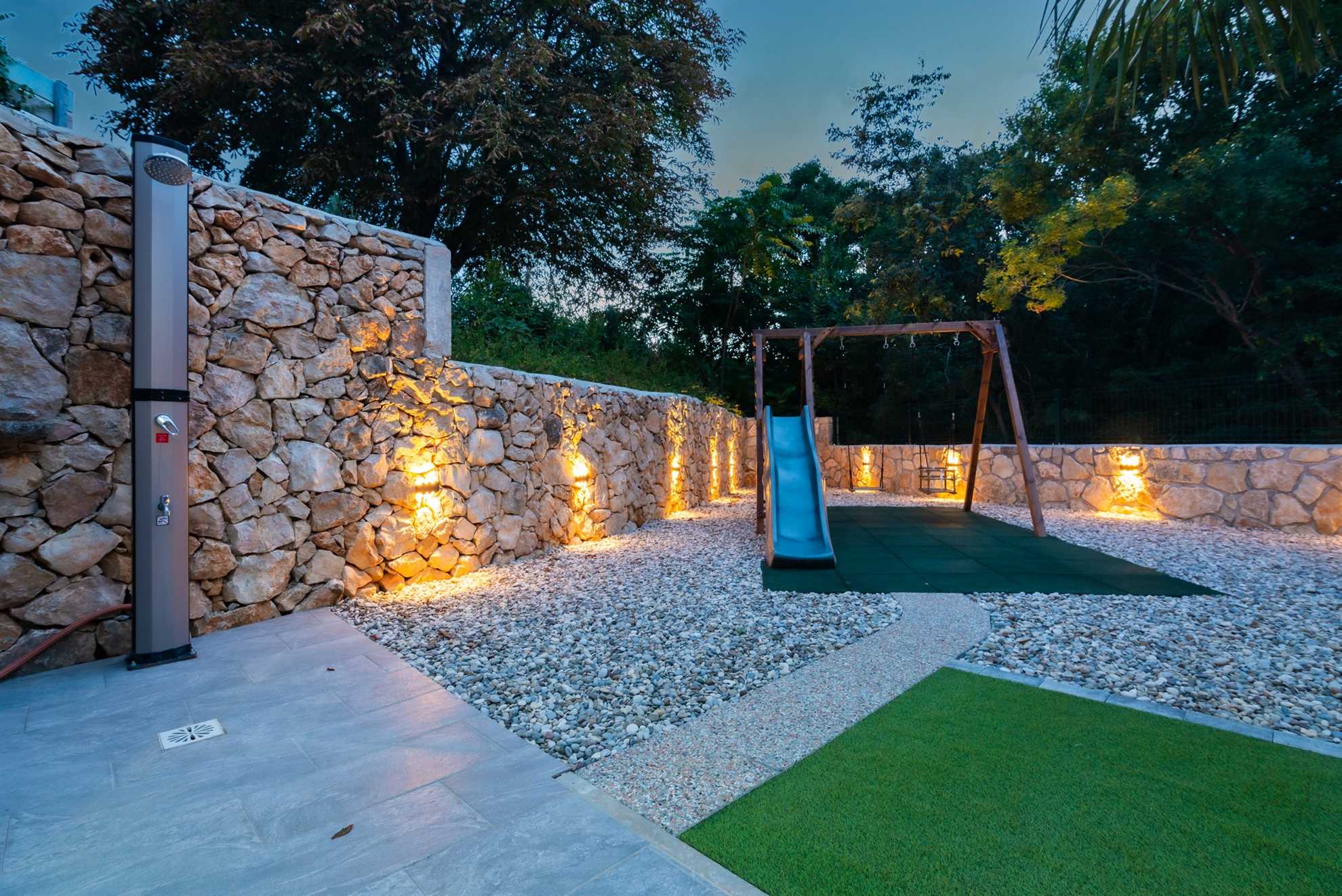 Charming Villa Old Stone with Pool & Sauna