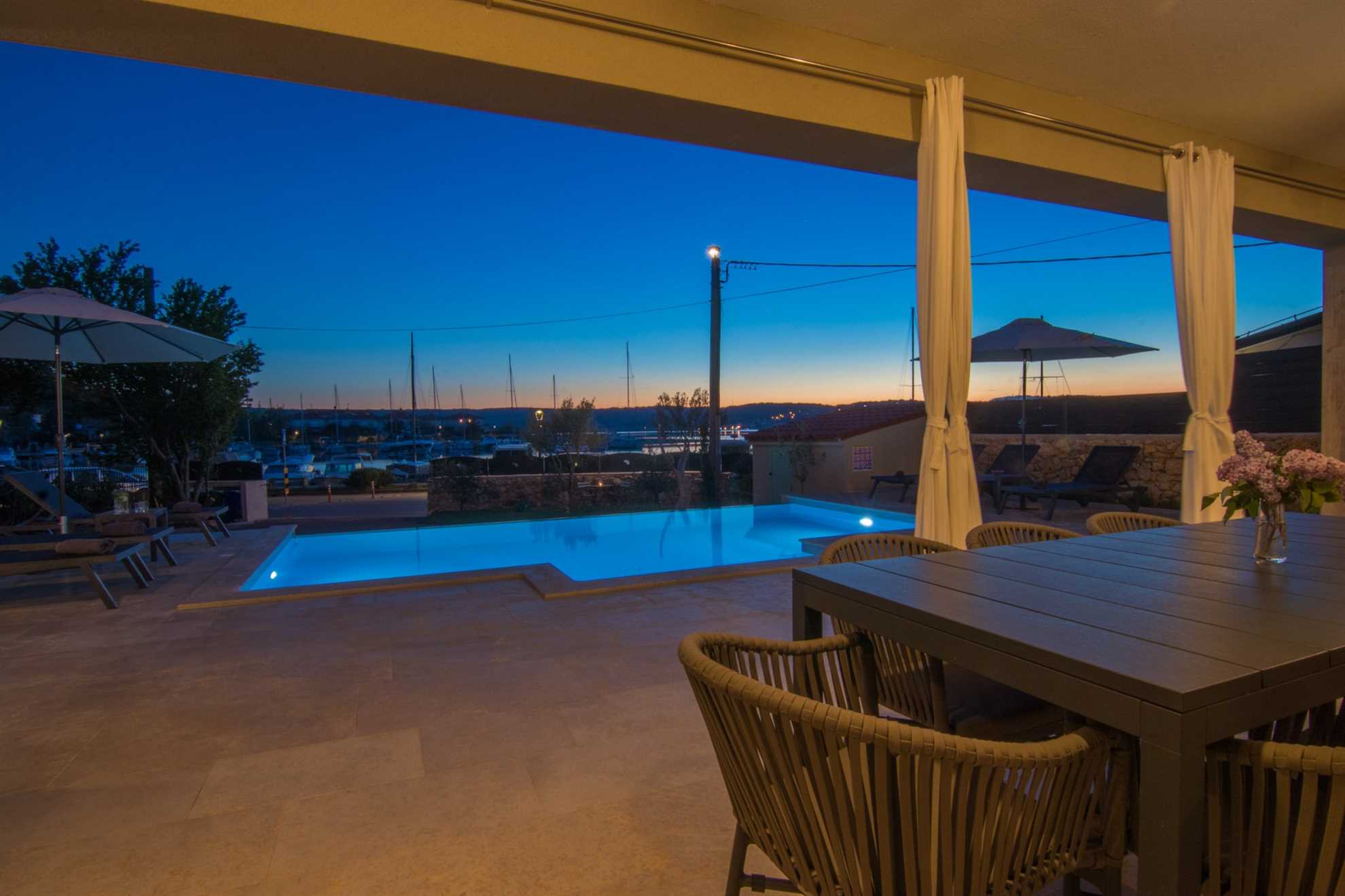 Meernahe Villa Marin mit beheiztem Pool