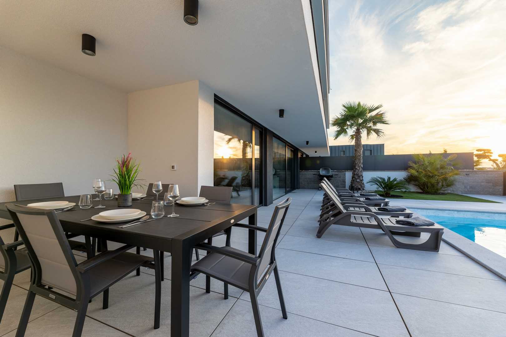 Luxus Villa Z – Perfekt für große Gruppen, mit zwei Pools und atemberaubendem Meerblick