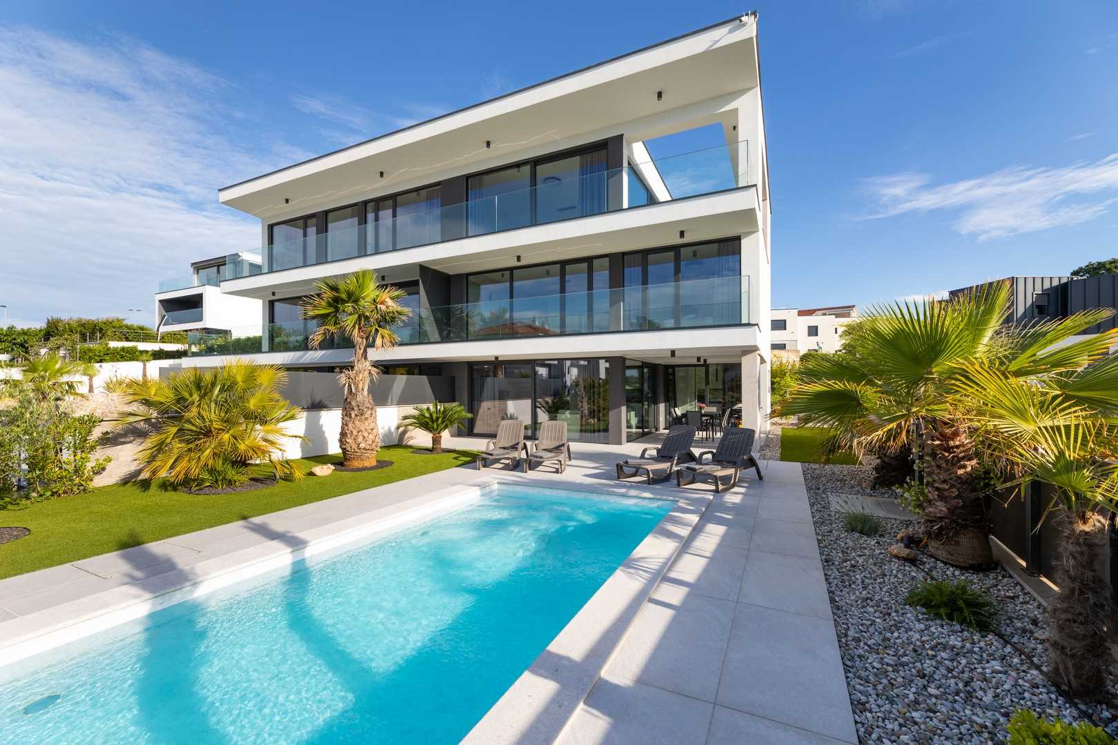 Luxus Villa Z – Perfekt für große Gruppen, mit zwei Pools und atemberaubendem Meerblick