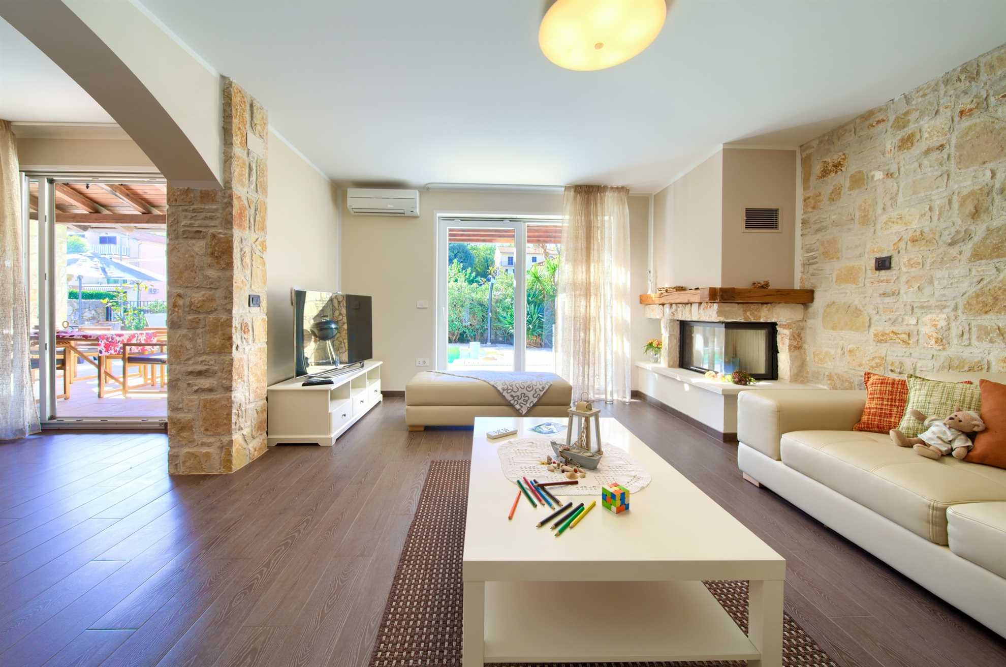 Villa Fina with Heated Private Pool close to the Beach