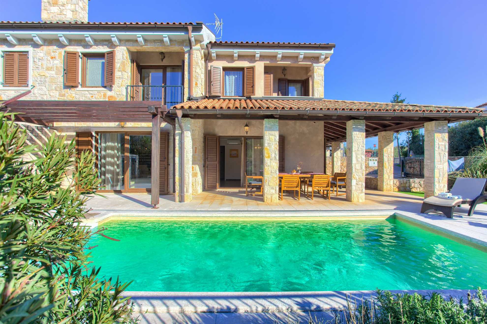 Villa Fina with Heated Private Pool close to the Beach