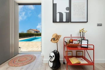 Villa for up to 6 Guests with Private Pool in Rasopasno