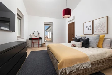 Villa for up to 6 Guests with Private Pool in Rasopasno