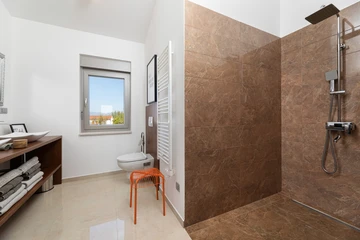 Villa for up to 6 Guests with Private Pool in Rasopasno