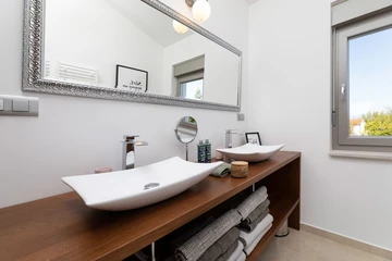 Villa for up to 6 Guests with Private Pool in Rasopasno