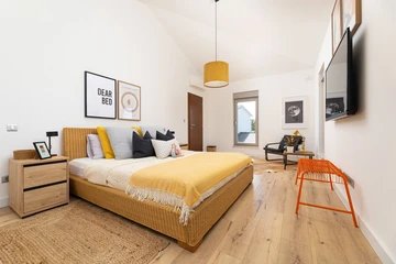 Villa for up to 6 Guests with Private Pool in Rasopasno