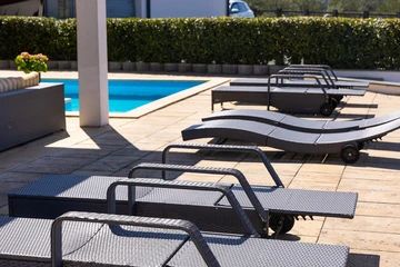 Villa for up to 6 Guests with Private Pool in Rasopasno