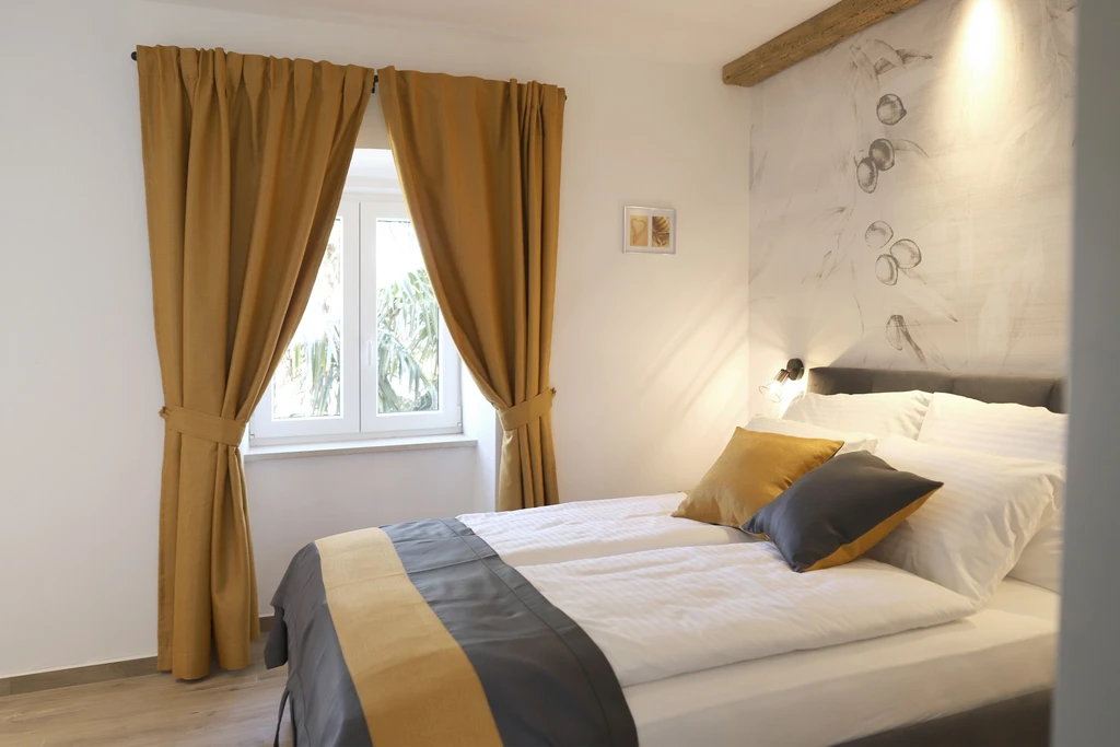 Villa in Malinska (Krk) with Private Pool (6 guests)