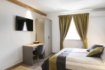 Villa in Malinska (Krk) with Private Pool (6 guests)