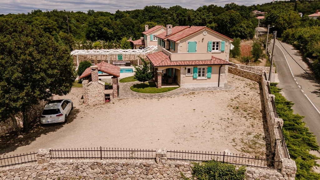 4-Bedroom Villa with Private Pool in Kras (Krk)
