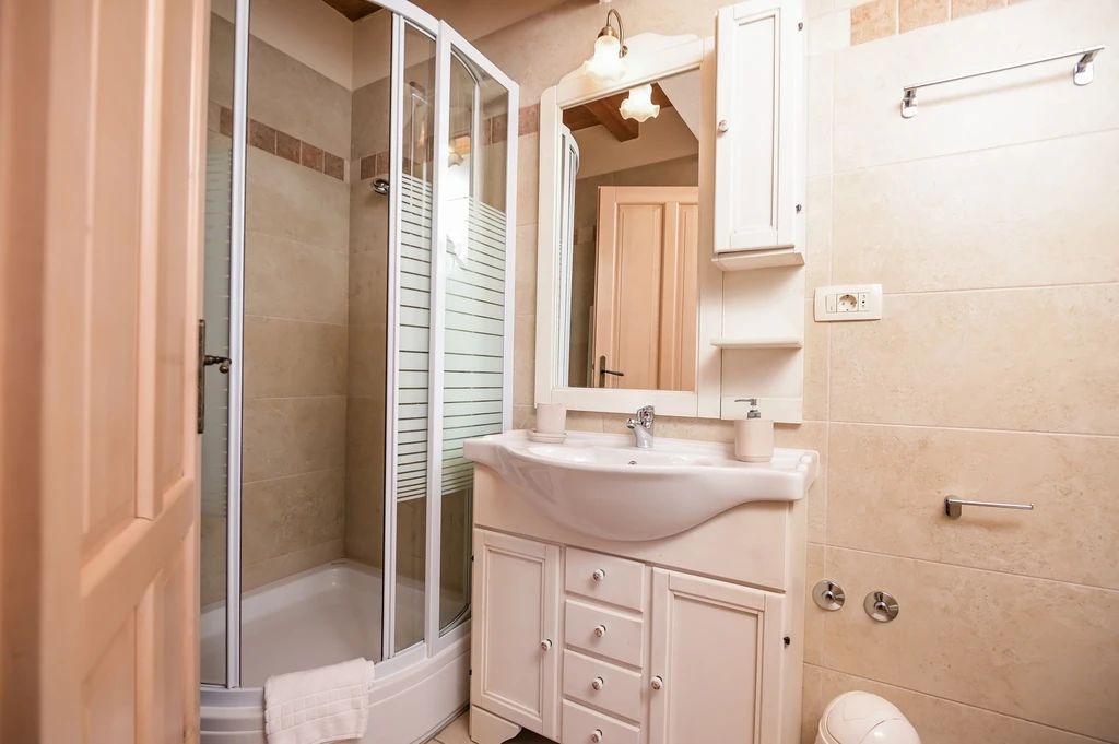 Kras (Krk) Villa with Private Pool for 10 Guests