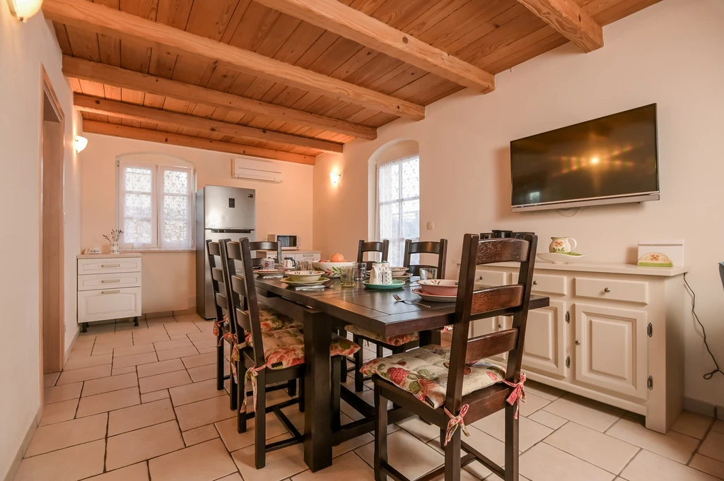Kras (Krk) Villa with Private Pool for 10 Guests