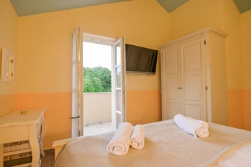 Kras (Krk) Villa with Private Pool for 10 Guests