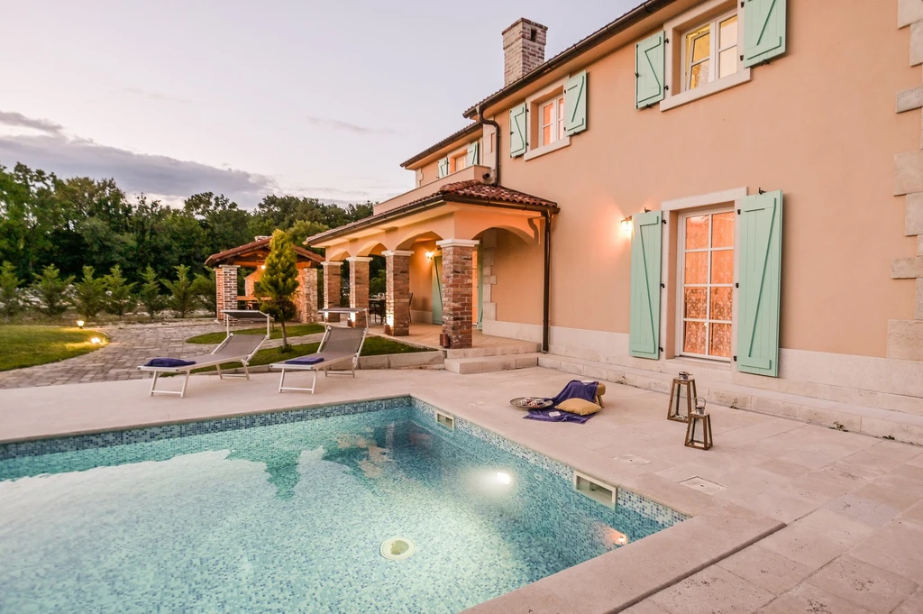 Kras (Krk) Villa with Private Pool for 10 Guests