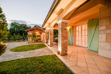 Kras (Krk) Villa with Private Pool for 10 Guests